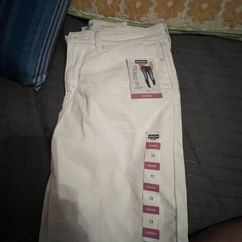 White skinny Levis
